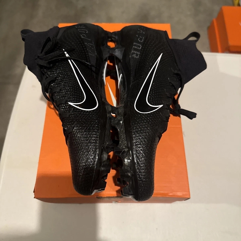 Nike Men’s Black High-Top Soccer Cleats - Picture 2 of 4